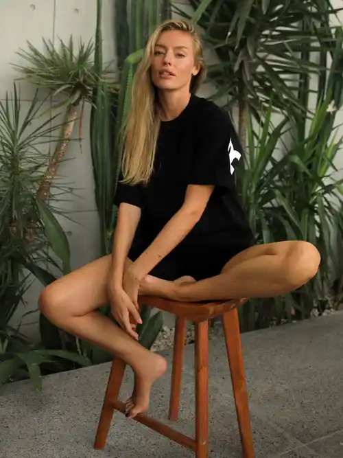 Blakely Isabel Tee-Black